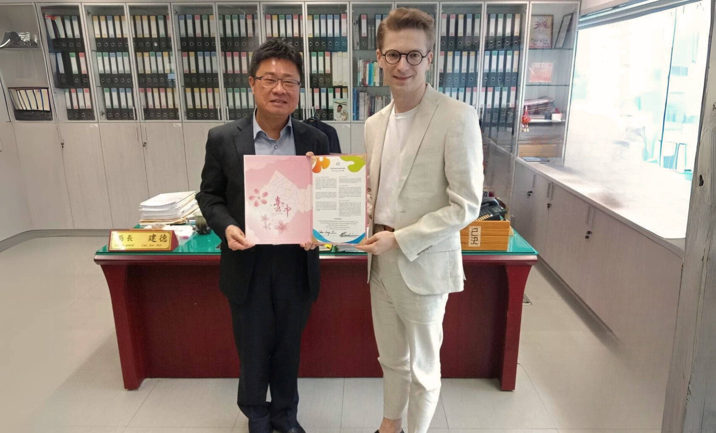 Following an invitation from the Taichung City Government, Marcis Skadmanis signed the Taichung Declaration of Gross National Product at their headquarters in Taichung, Taiwan.